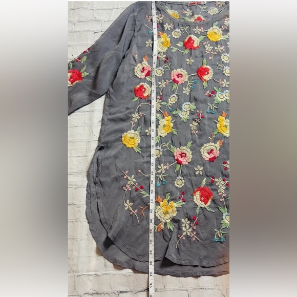 JOHNNY WAS Playa Tunic Women’s Large Gray Embroidered Top Rayon Blouse Boho - Picture 8 of 12